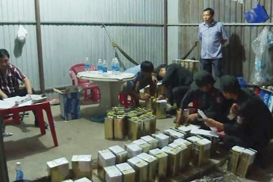 Bắt đối tượng vận chuyển và pha chế xăng giả của đại gia Trịnh Sướng