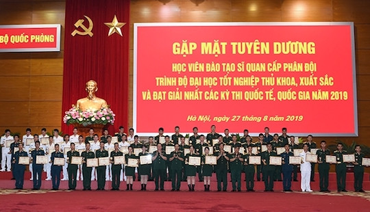 Tuyên dương 83 học viên đào tạo sĩ quan cấp phân đội xuất sắc