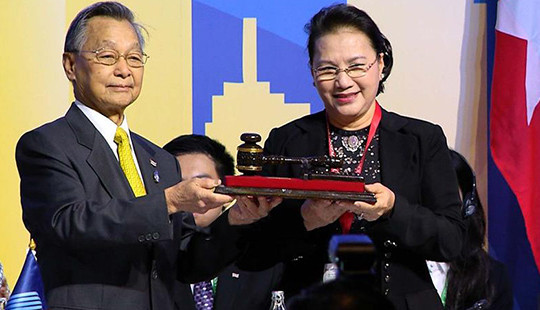 Việt Nam nhận chức Chủ tịch luân phiên tại Lễ bế mạc Đại Hội đồng AIPA 40