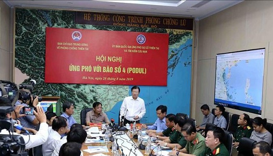 Phó Thủ tướng: Theo dõi chặt, chủ động triển khai các phương án ứng phó bão số 4