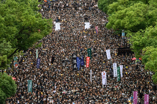 Học sinh, sinh viên Hongkong bãi khóa trong ngày đầu năm học