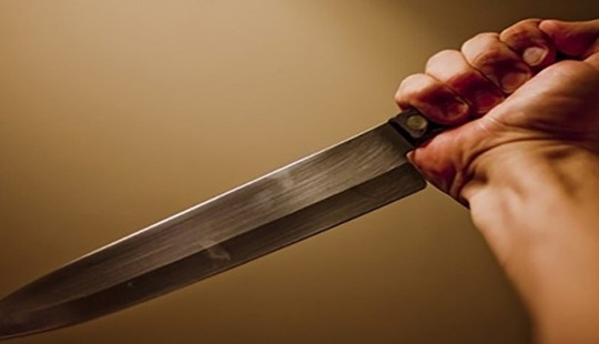 Cứa cổ anh rể cũ khi đang hầu đồng