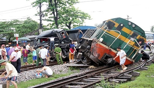 Liên tục xảy ra tai nạn đường sắt: Báo động đỏ cho người tham gia giao thông