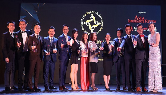 Vinh danh Techcombank "Dịch vụ bảo hiểm ngân hàng tốt nhất"