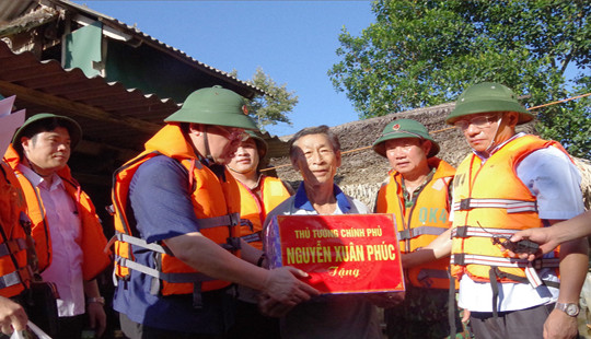 Phó Thủ tướng Vương Đình Huệ kiểm tra công tác khắc phục sau lũ ở Hà Tĩnh