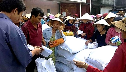 Xuất cấp gạo hỗ trợ khẩn cấp nhân dân vùng lũ các tỉnh Quảng Bình và Hà Tĩnh