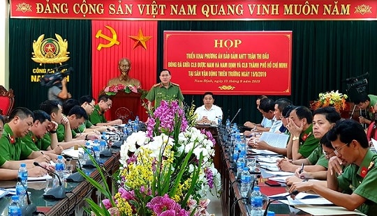 Công an Nam Định siết chặt an ninh các trận đấu trên sân Thiên Trường
