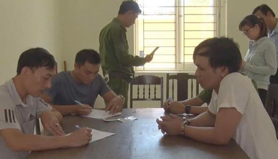Tài xế lái xe khách dương tính với ma tuý, chống đối CSGT