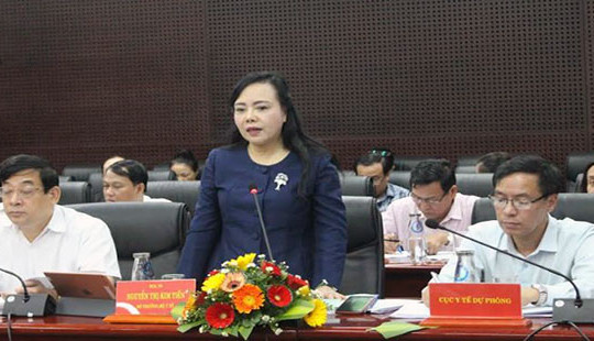 Bộ trưởng Bộ Y tế Nguyễn Thị Kim Tiến kiểm tra tình hình bệnh sốt xuất huyết tại Đà Nẵng