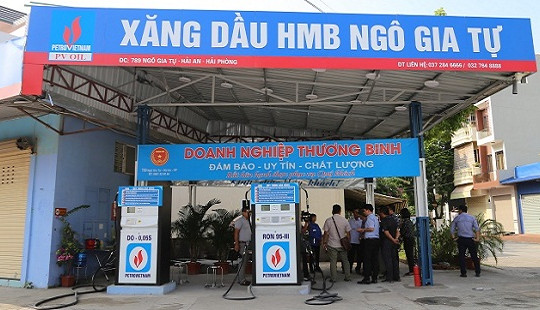Đình chỉ hoạt động nhiều cây xăng trái phép
