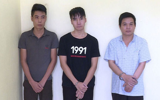Làm giấy tờ giả chiếm đoạt 1 tỉ đồng