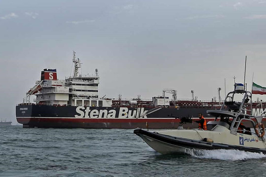 Vụ Iran bắt giữ tàu chở dầu Anh: Stena Impero đã rời cảng Iran
