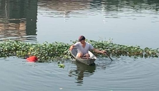Phát hiện thi thể nam giới trôi trên sông Sặt