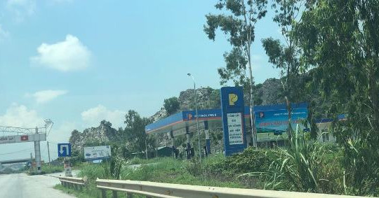 "Núp bóng" trạm dừng nghỉ để làm cửa hàng xăng dầu