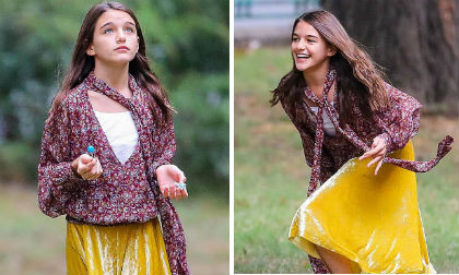Ra dáng thiếu nữ là vậy nhưng Suri Cruise vẫn rất ngây thơ trong những hình ảnh đẹp lung linh này
