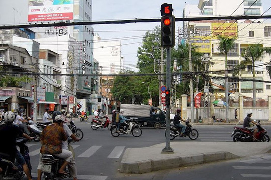 Lưu ý khi gặp đèn đỏ, rẽ phải có thể bị tước bằng lái 3 tháng