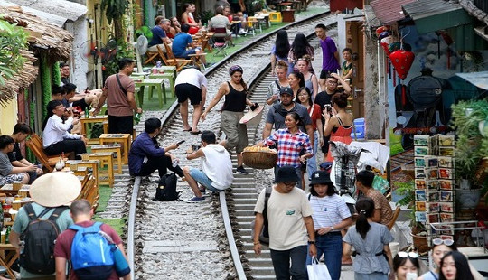 Hà Nội chỉ đạo xử lý dứt điểm cafe "xóm đường tàu"