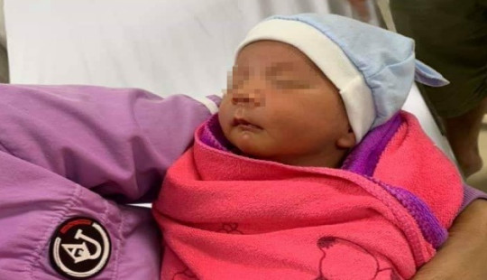 Bé trai 1 tuần tuổi bị bỏ rơi ở cống chui