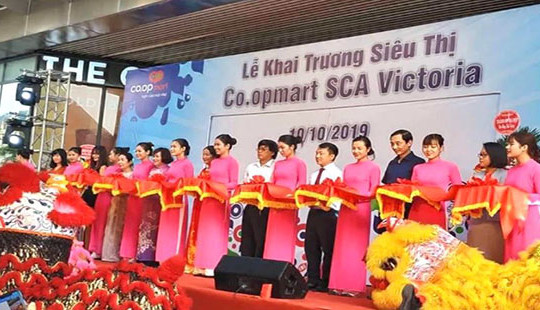 Saigon Co.op thay “áo mới” Co.opmart cho 3 siêu thị Auchan ngay ngày giải phóng Thủ đô