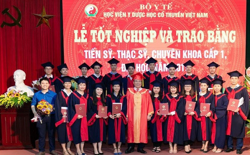 Những tiến sĩ đầu tiên của Học viện Y Dược học cổ truyền Việt Nam