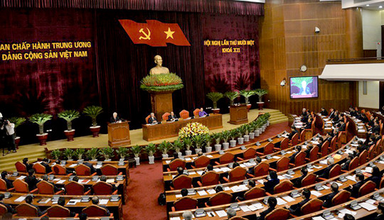 Ban Chấp hành Trung ương Đảng bàn về công tác cán bộ