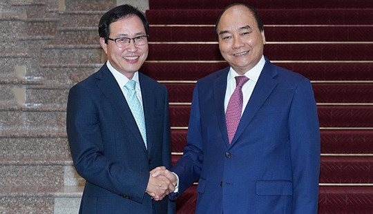 Thủ tướng đề nghị Samsung hỗ trợ đào tạo và chuyển giao công nghệ cho DN Việt Nam
