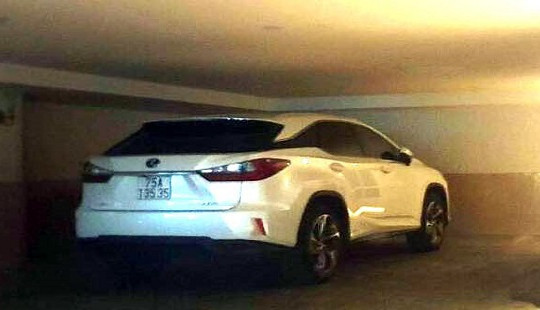 Tạm đình chỉ 2 cán bộ Công an để làm rõ việc cấp "nhầm" biển số xe
