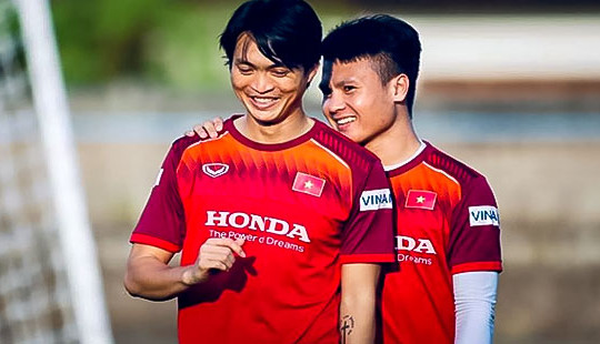 ĐT Việt Nam: Không khí luyện tập tràn ngập tiếng cười