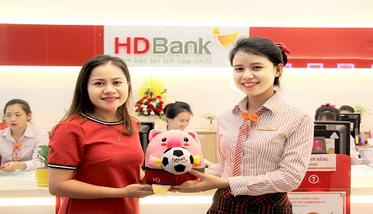 Hàng ngàn quà tặng dành cho khách hàng gửi tiết kiệm đồng hành cùng giải Futsal HDBank Đông Nam Á