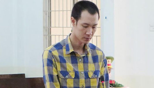 Cháu đâm cậu tử vong vì chửi thề trong lúc uống rượu