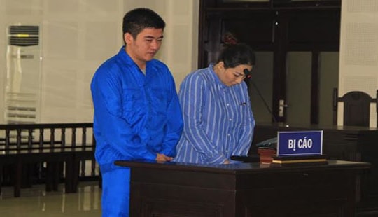 Vợ chồng hờ dắt tay nhau vào tù vì mua bán ma túy