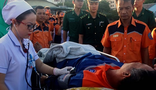 Vượt 250 hải lý cứu ngư dân gặp nạn trên vùng biển Trường Sa