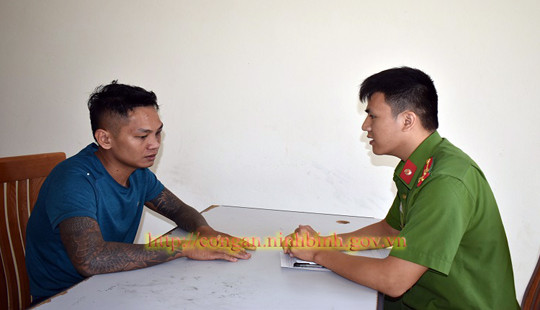 Bắt giữ 2 đối tượng dùng súng côn bắn dằn mặt đối thủ