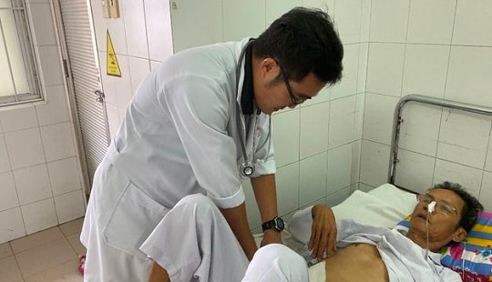 30 phút cứu sống bệnh nhân xuất huyết không cần phẫu thuật