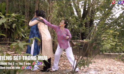 'Tiếng sét trong mưa' trailer tập 46: Hai Sáng bị tát ngã dúi dụi vì tội ve vãn chồng người khác