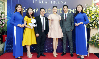 Dàn diễn viên Hoa hồng trên ngực trái tham dự khai trương Thẩm mỹ Quốc tế Hemera
