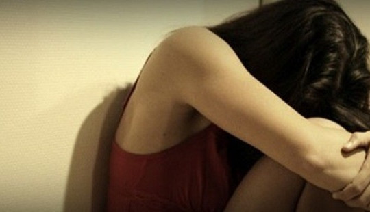 Truy tìm thanh niên bị “tố” hiếp dâm cô gái mới quen ở đám tang
