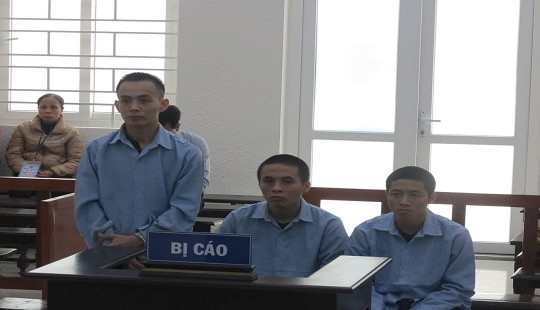 Ba nhân viên bảo vệ lĩnh án tù vì trộm cắp xe ô tô của công ty