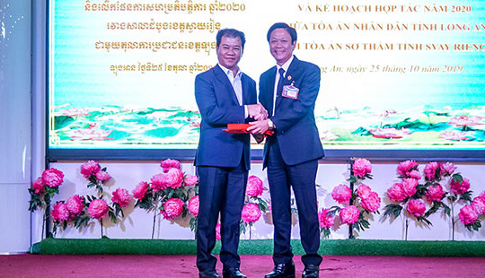 Thắt chặt mối quan hệ giữa TAND tỉnh Long An và Tòa án sơ thẩm tỉnh Svay Rieng, Campuchia