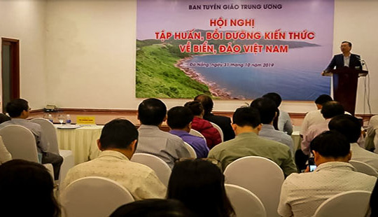 Hội nghị bồi dưỡng kiến thức về biển, đảo cho phóng viên báo chí
