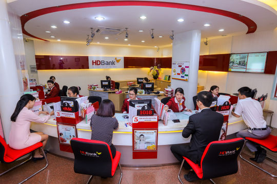 Lợi nhuận Quý III của HDBank tăng 51% so với cùng kỳ, nợ xấu chỉ 1,1%