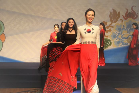 NTK Đỗ Trịnh Hoài Nam: Tôi sẽ là tỷ phú nếu tình yêu áo dài được quy đổi thành tiền!