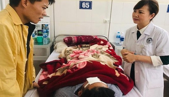 Mù mắt do tai nạn khi đốt vàng mã