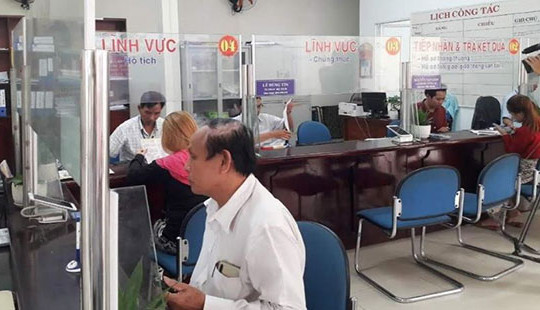 Một cán bộ của Đà Nẵng bị xử lý khi làm khó người dân