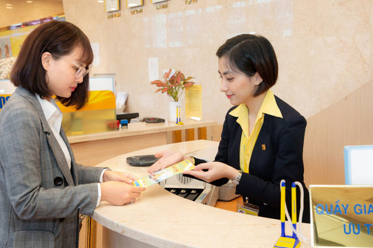 Gửi tiết kiệm ngân hàng trúng thưởng lớn đến 3,64 tỷ đồng