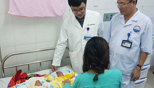 Quảng Trị: Cặp song sinh đầu tiên chào đời bằng thụ tinh nhân tạo