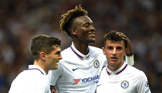Góc Chelsea: Cấm chuyển nhượng có khi lại hay