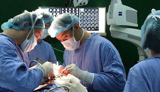 Bệnh viện Đà Nẵng bóc thành công khối u xương ác tính