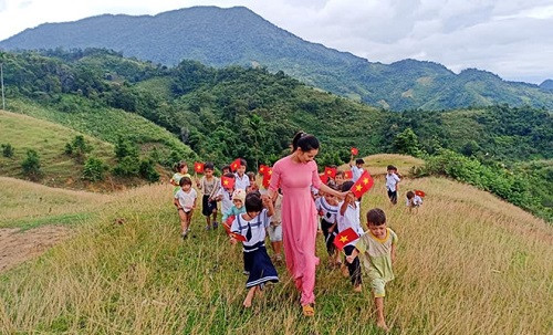 Đã tìm ra ca khúc giành giải cuộc thi sáng tác ca khúc chia sẻ cùng thầy cô