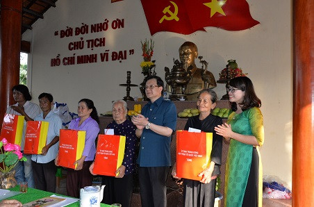 Phó Chánh án TANDTC Lê Hồng Quang dự Ngày hội Đại đoàn kết tại tỉnh Tiền Giang